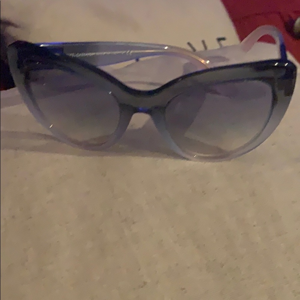 Dolce & Gabbana No Case